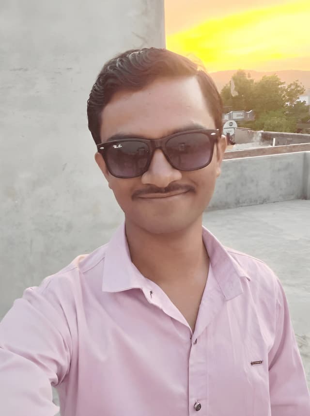 Raish Vakaliya portrait